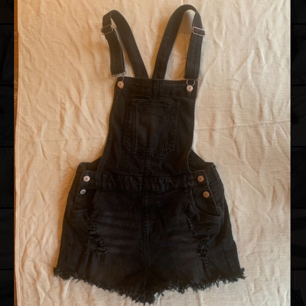 Overall shorts